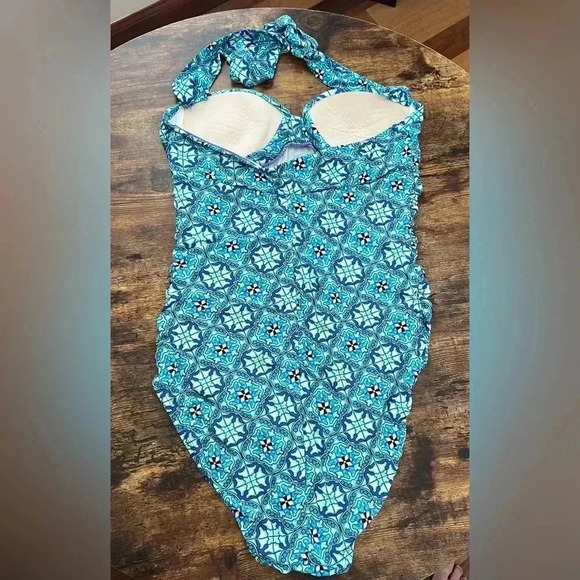 Love Your Assets by Sara Blakely, Spanx | 1 piece Fiesta Tile Swimsuit. Size: M - Picture 5 of 16